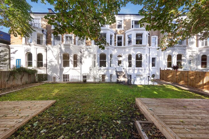 Flat Richmond Road in Greater London
