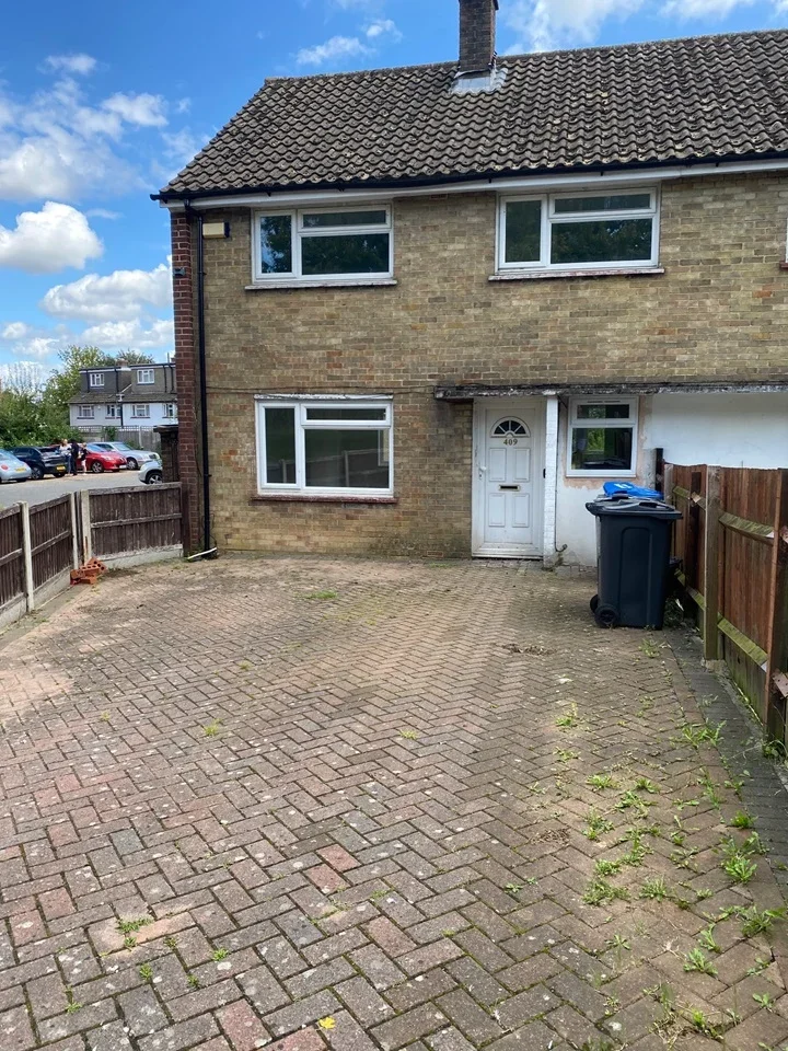 House Lodge Lane in Greater London