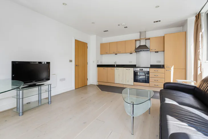 Flat Bridle Mews in Greater London