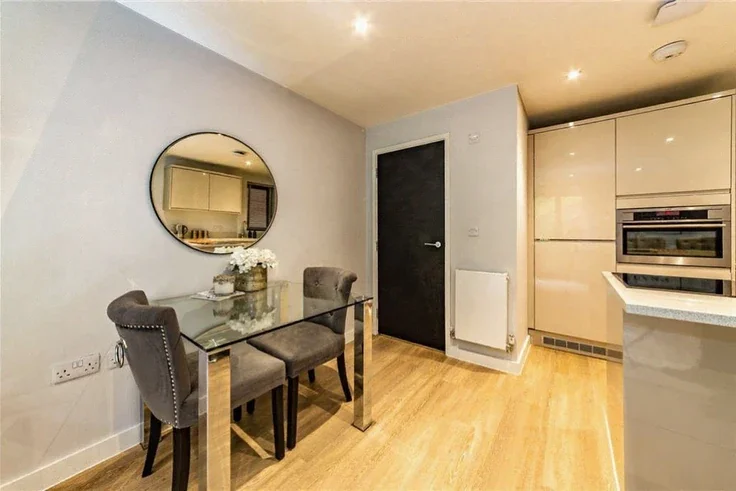 Flat Brookfield Road in Wooburn Green