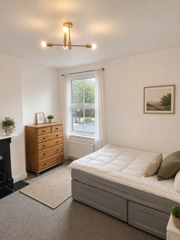 Room Ironwell Lane in Rochford