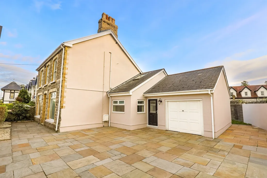 House New Road in Porthcawl