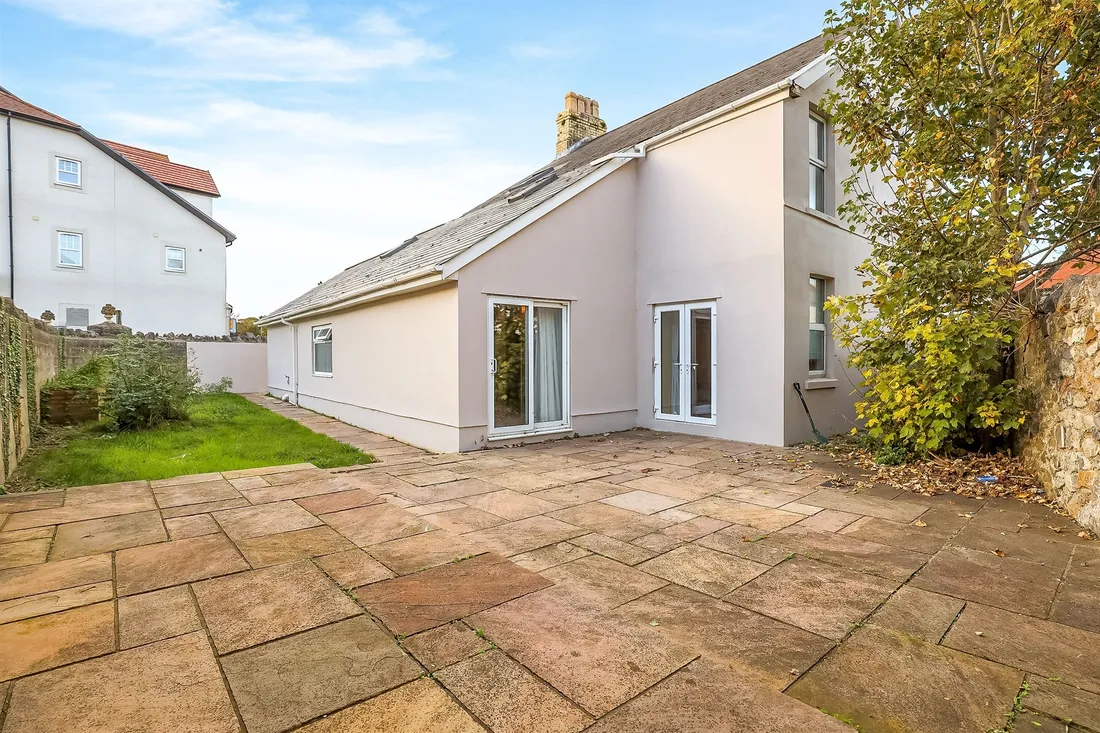House New Road in Porthcawl