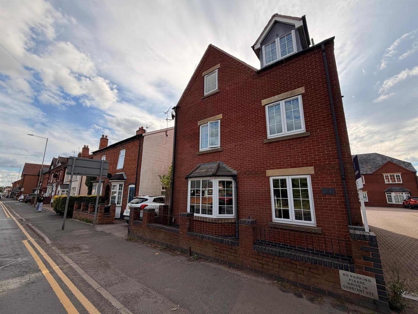 Flat Hanover Court in Redditch