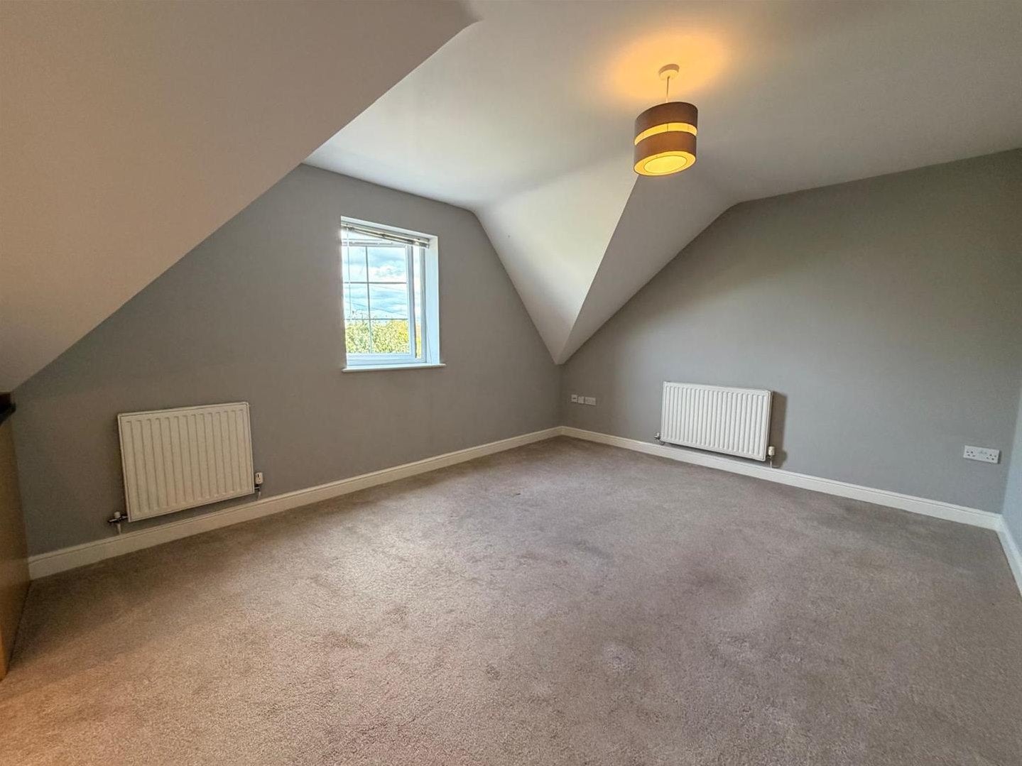 Flat Hanover Court in Redditch
