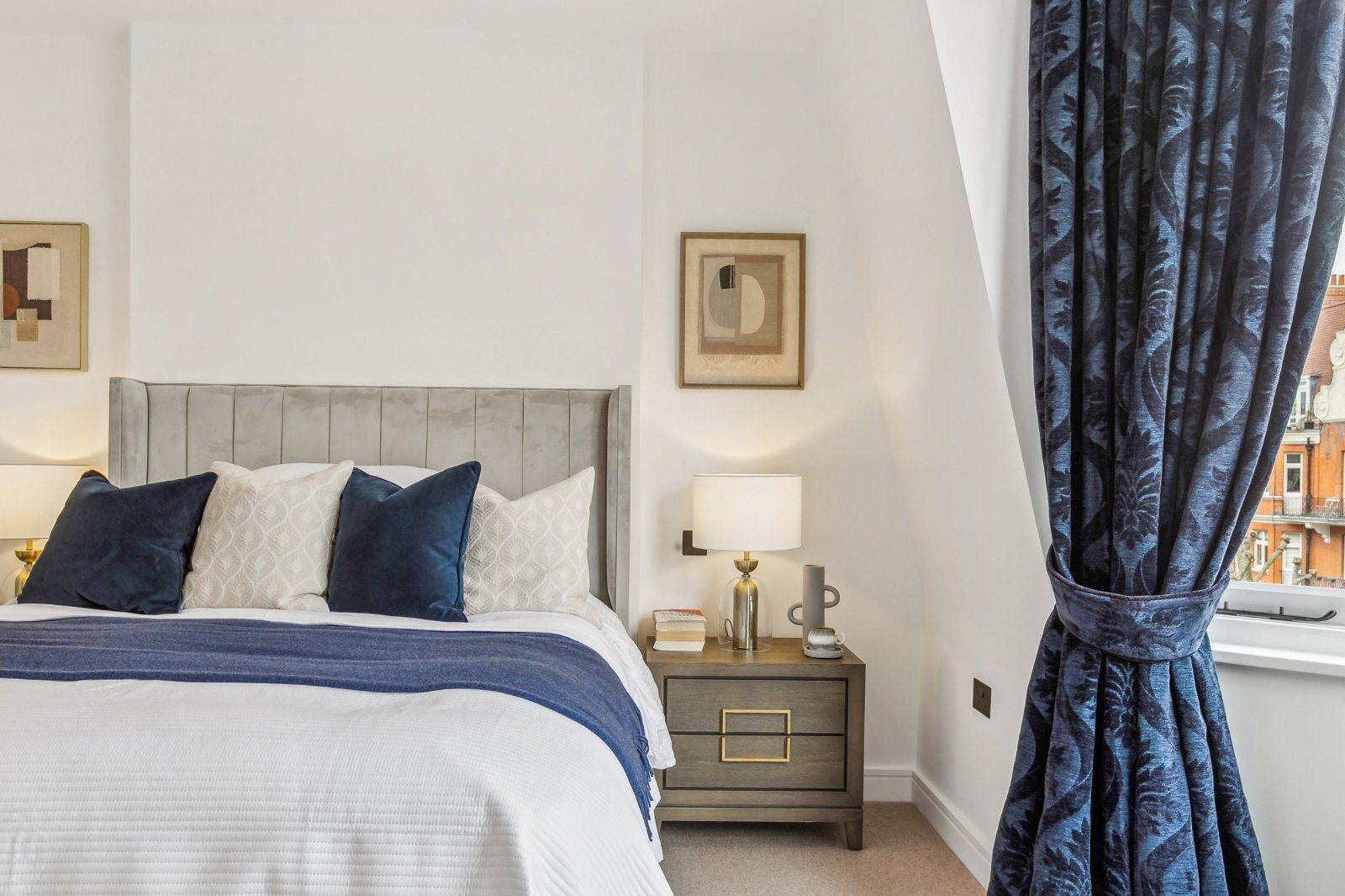 Flat Lauderdale Road in City of Westminster