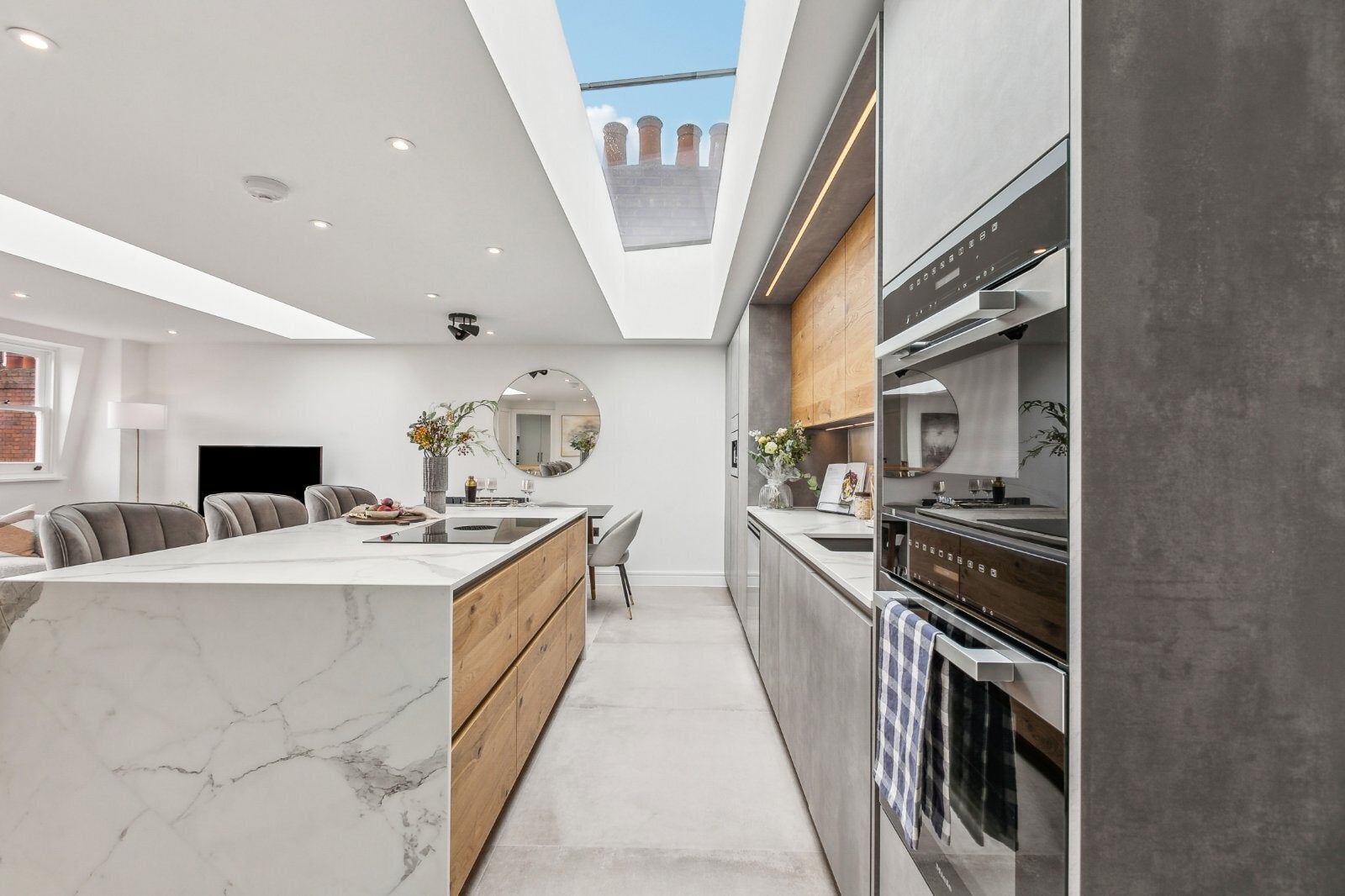Flat Lauderdale Road in City of Westminster