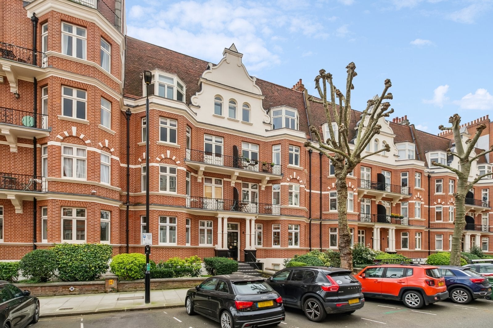 Flat Lauderdale Road in City of Westminster