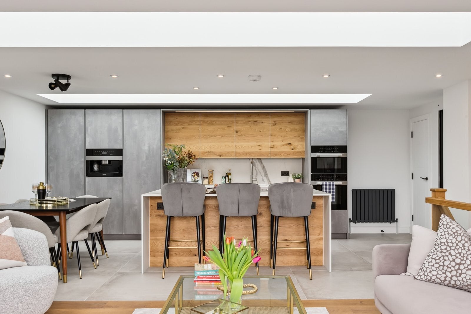 Flat Lauderdale Road in City of Westminster