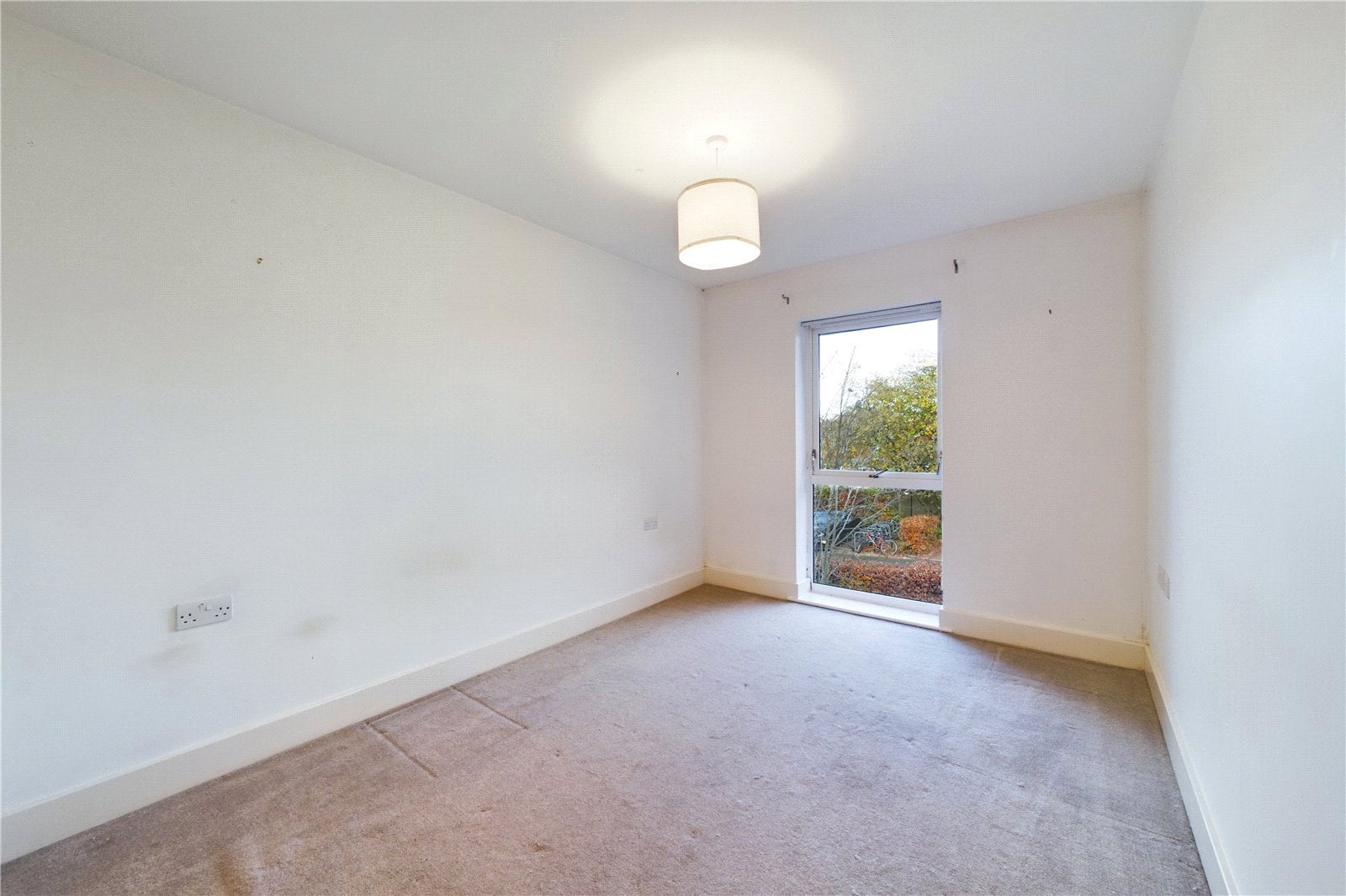 Flat Rockingham Road in Newbury
