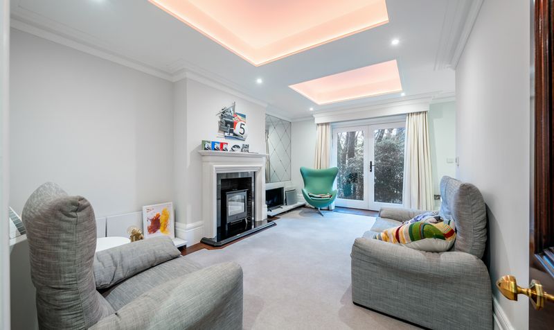 Flat Clarence Drive in Harrogate