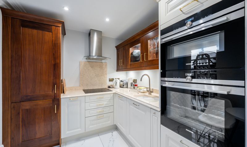Flat Clarence Drive in Harrogate