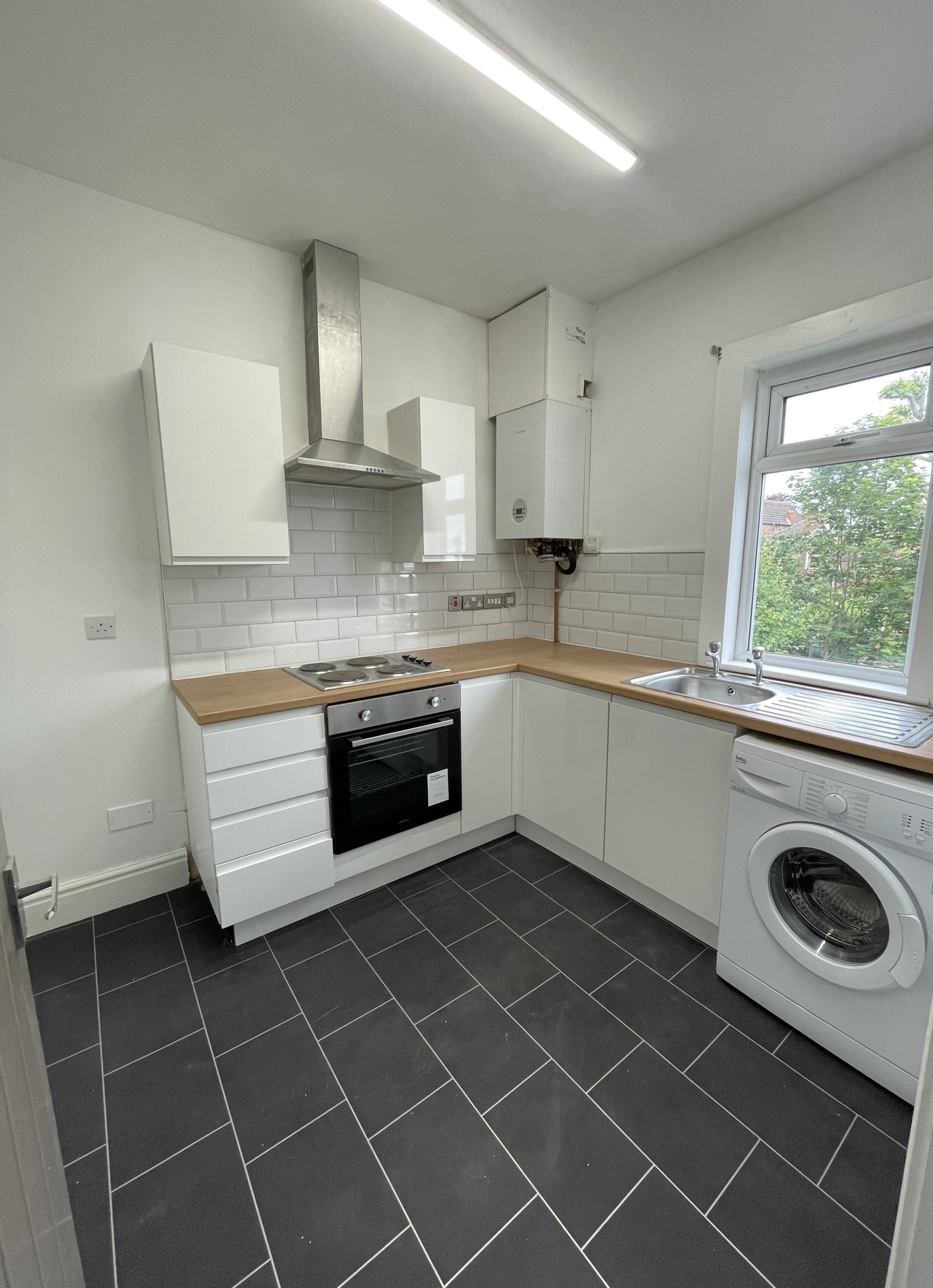 Flat Warwick Drive in Wallasey