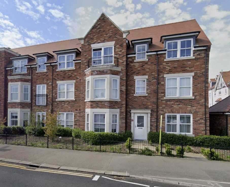 Flat Eastwood Boulevard in Southend-on-Sea