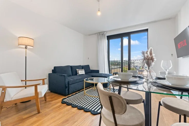 Flat Bramwell Way in Greater London