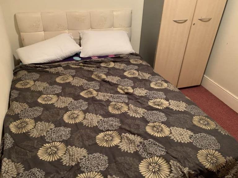Flat Mansell Road in Greater London
