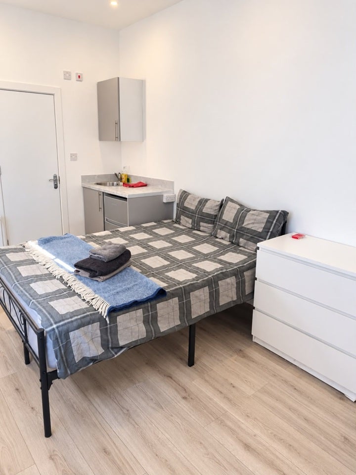 Room Seven Sisters Road in Greater London