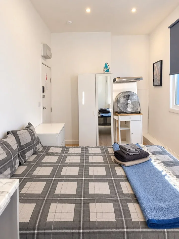 Room Seven Sisters Road in Greater London