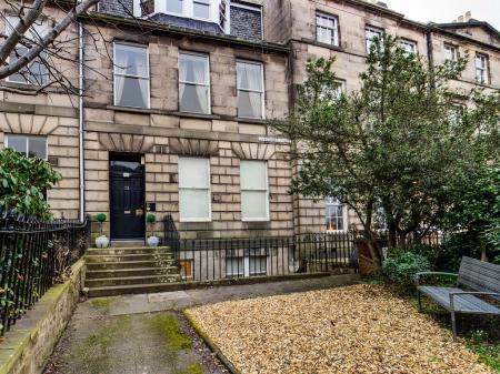 House Queensferry Street in City of Edinburgh