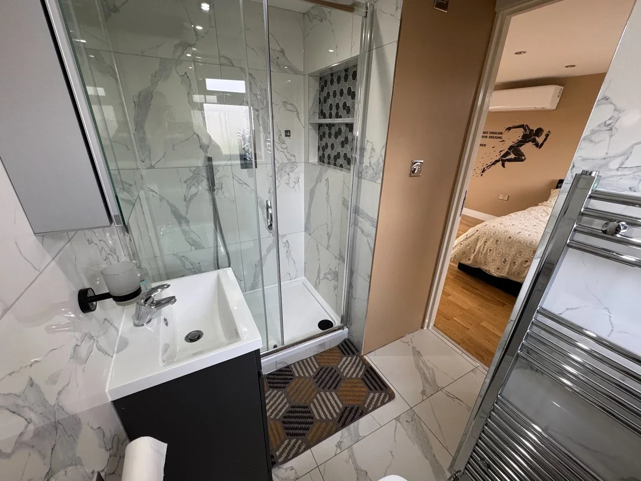 Room Stayton Road in Greater London