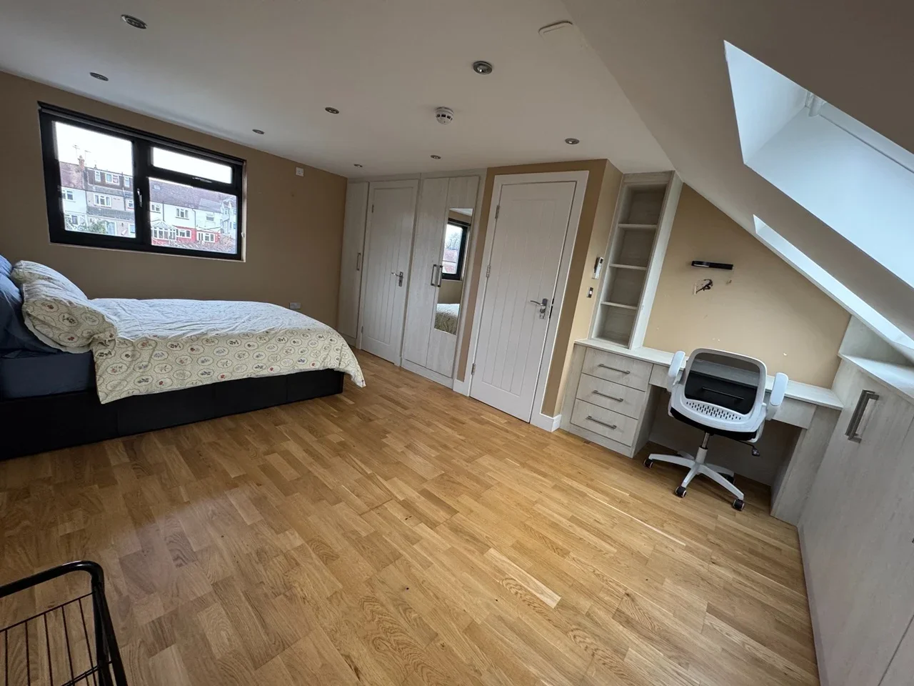 Room Stayton Road in Greater London