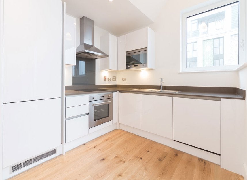 Flat Hoy Street in Greater London