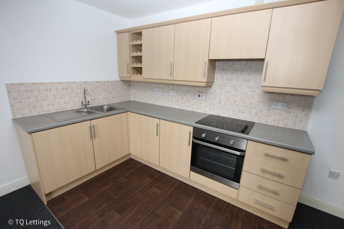 Flat Pendle Court in Leigh