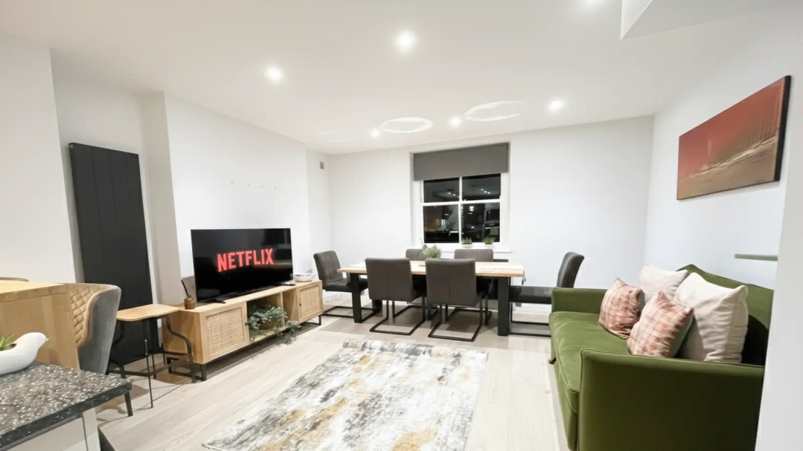 Flat Harvist Road in Greater London