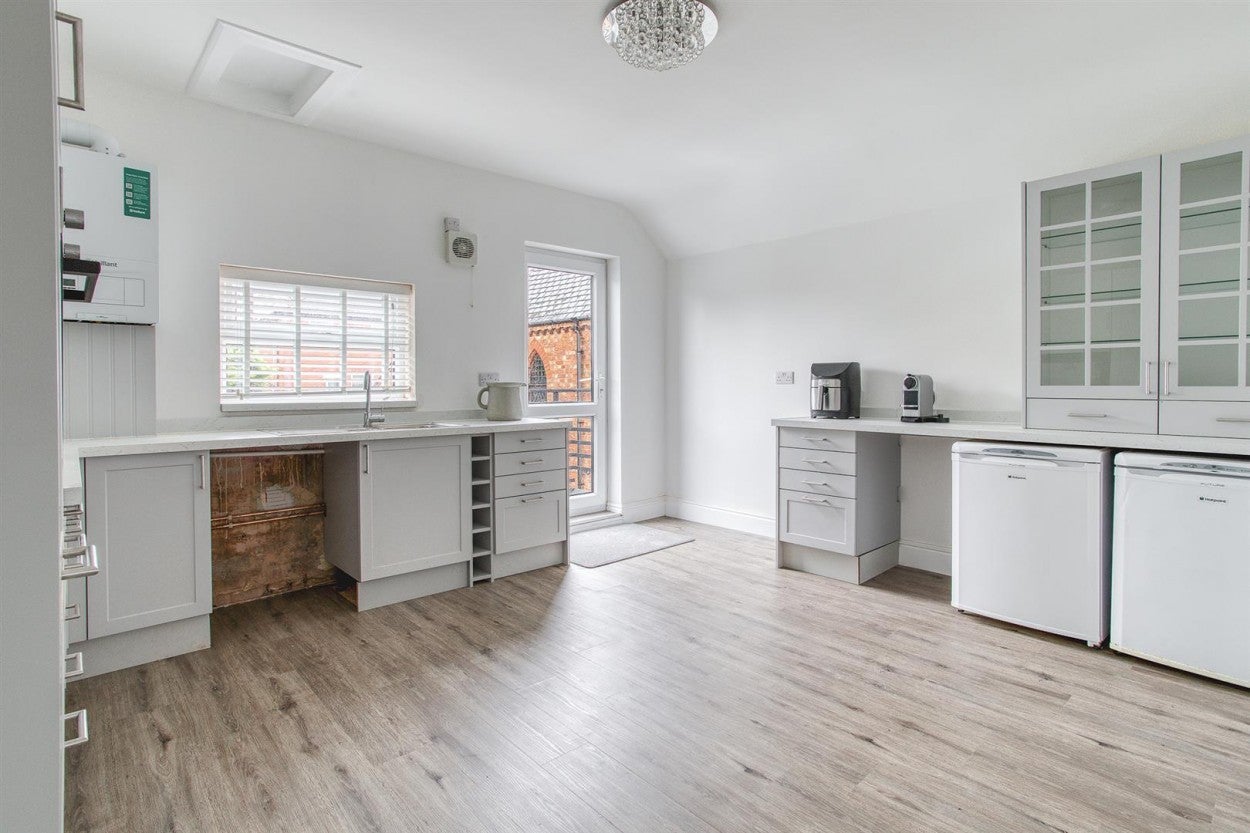 Flat Duffield Road in Derby