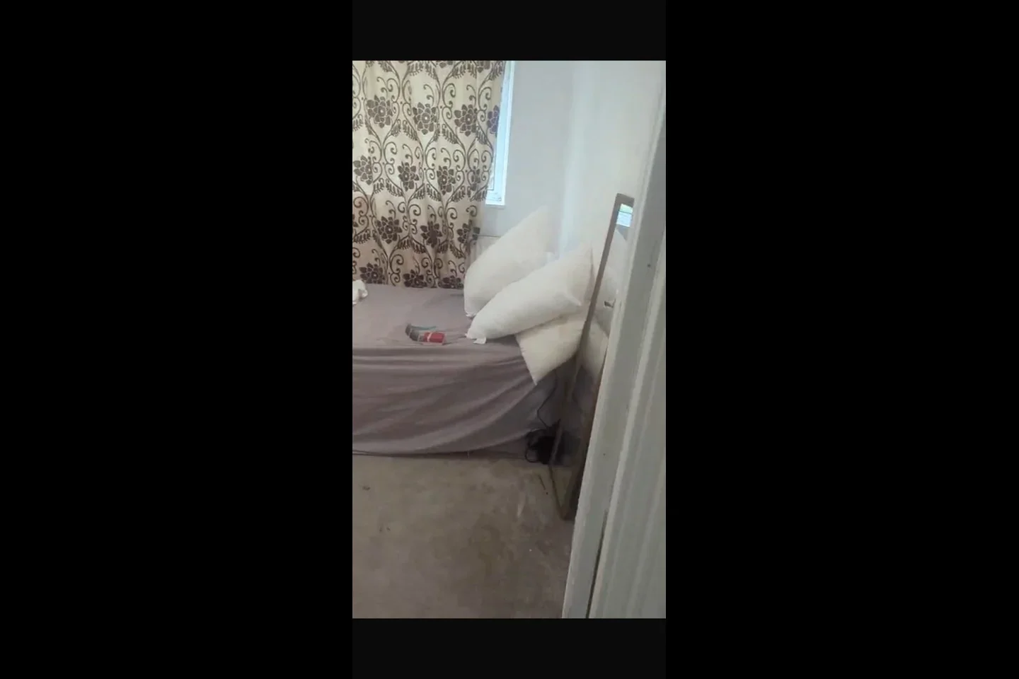 Room Burrow Walk in Greater London