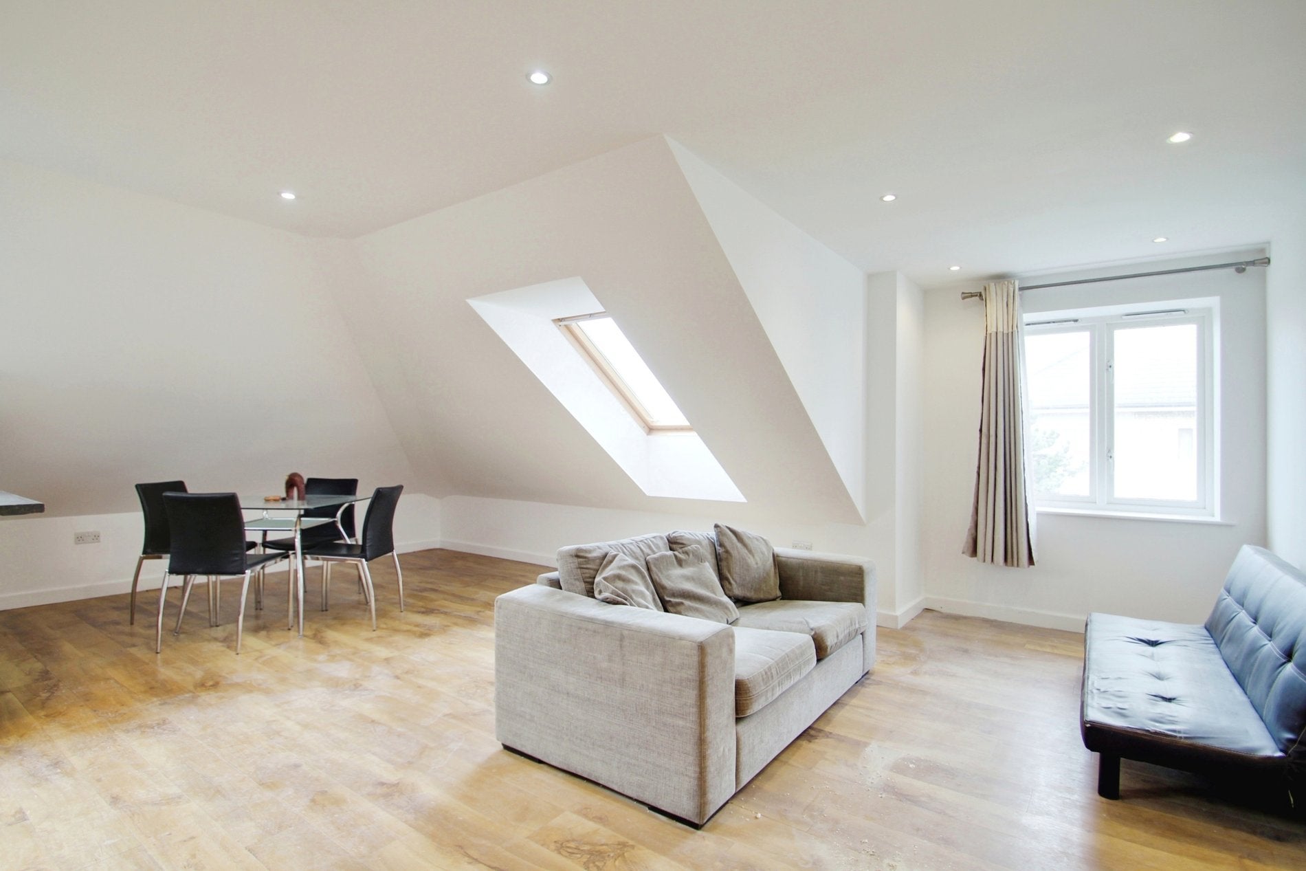 Flat Porters Way in Greater London