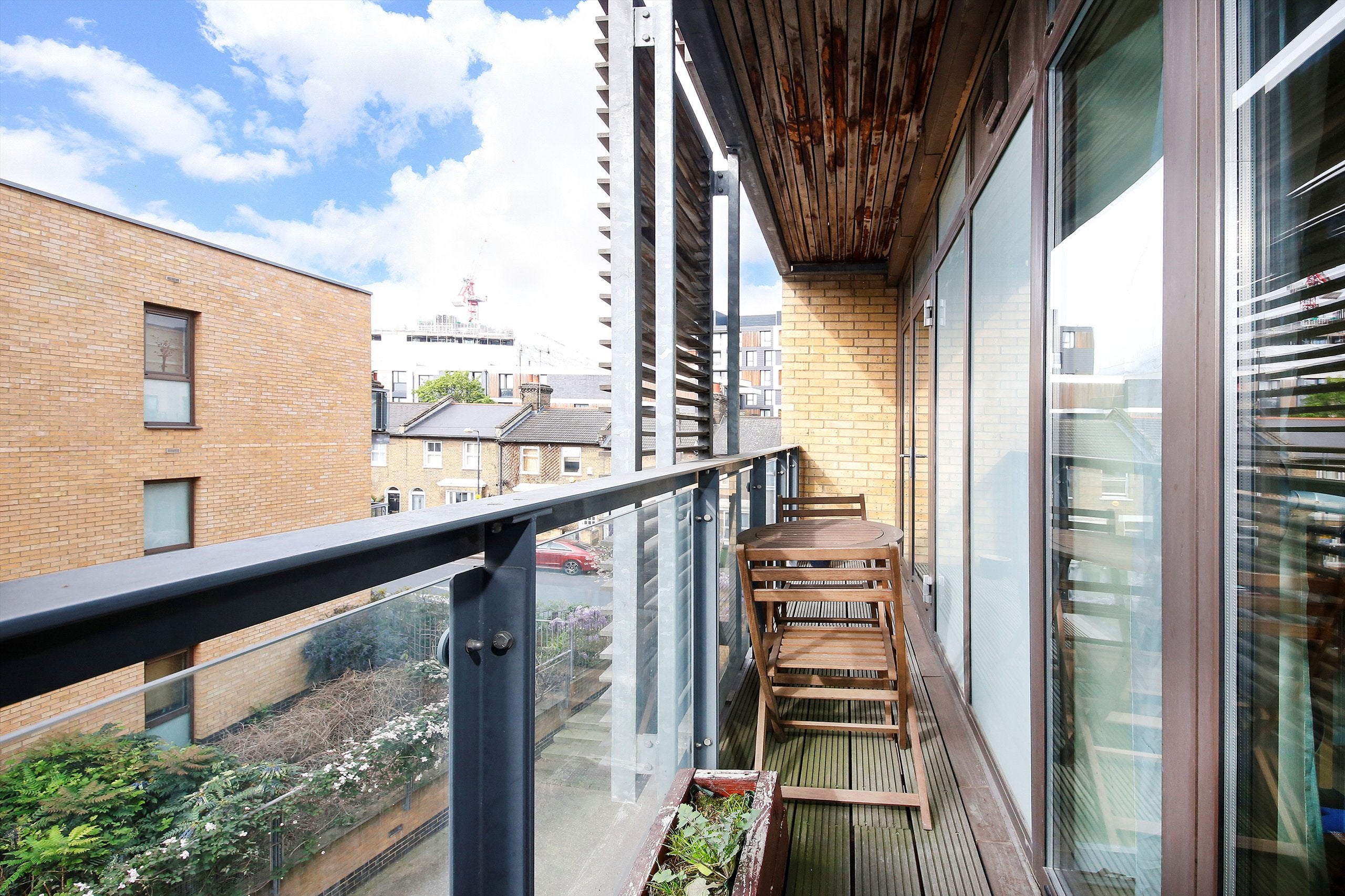 Flat Woolwich Road in Greater London