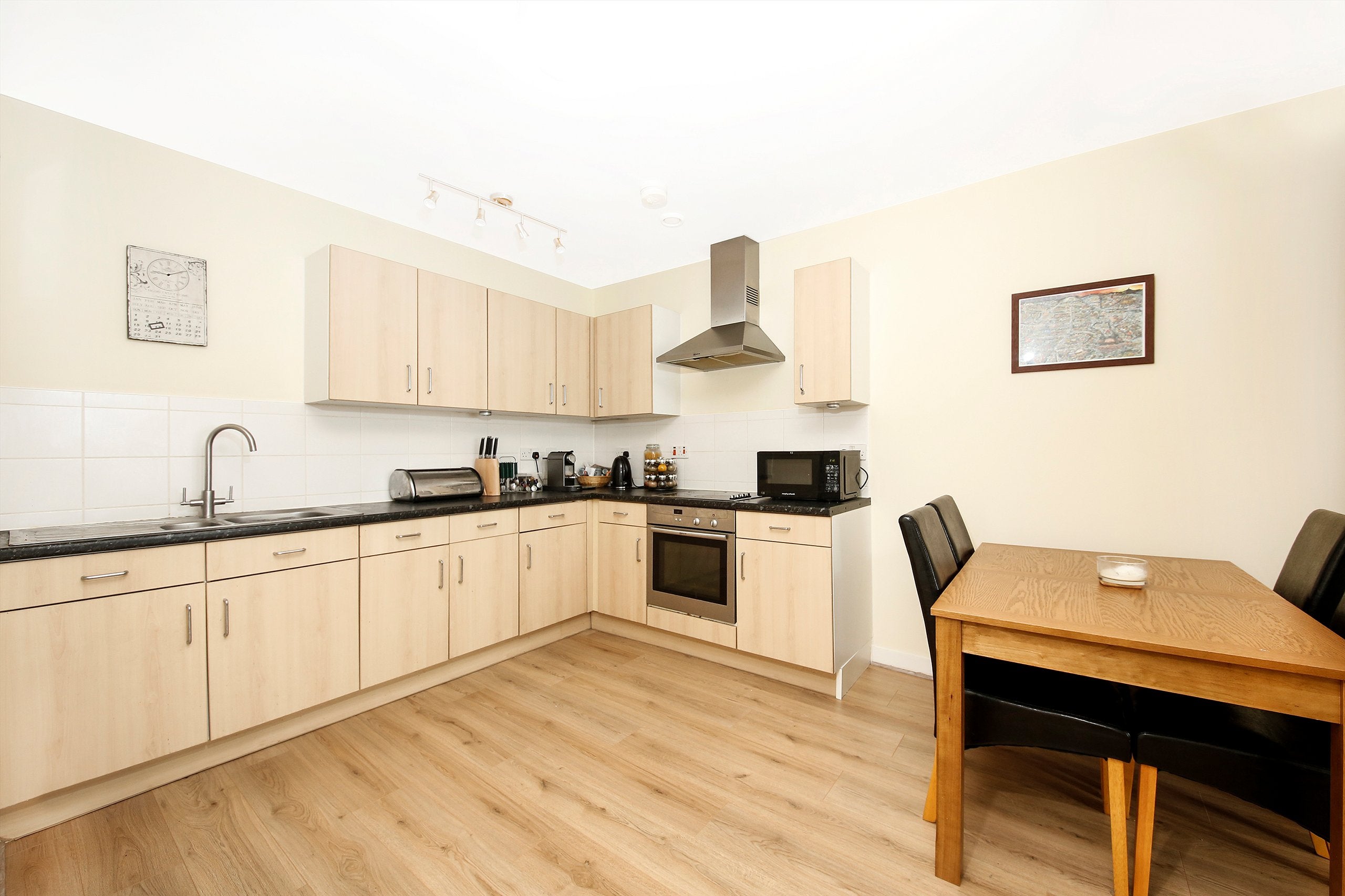 Flat Woolwich Road in Greater London