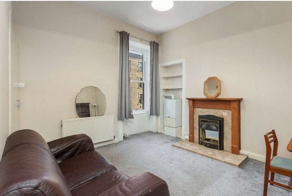 Flat Glen Street in City of Edinburgh