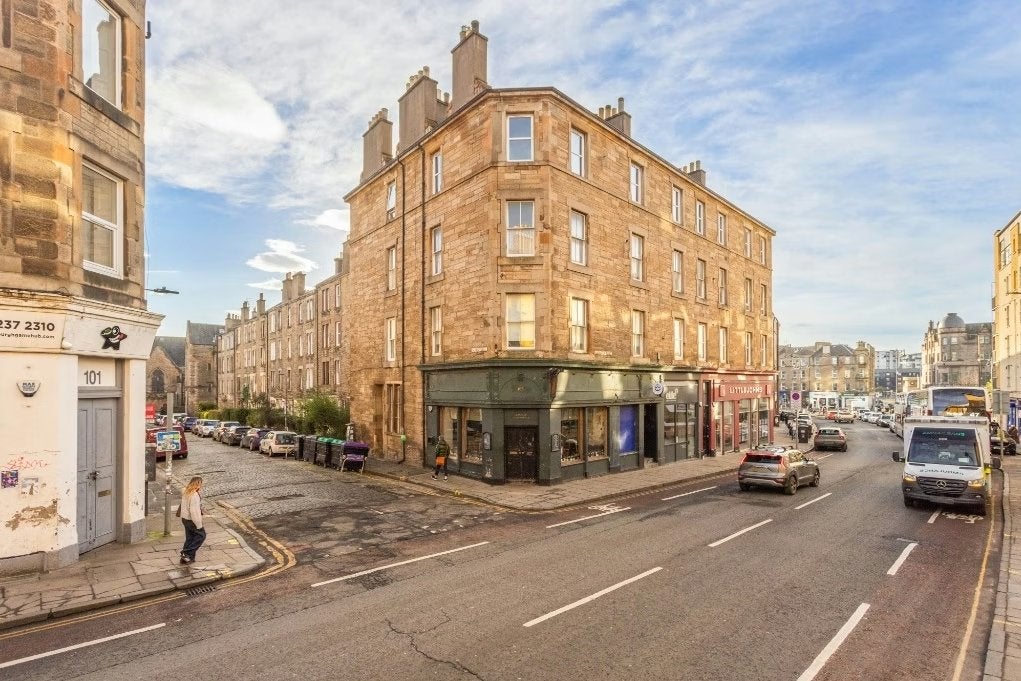 Flat Glen Street in City of Edinburgh