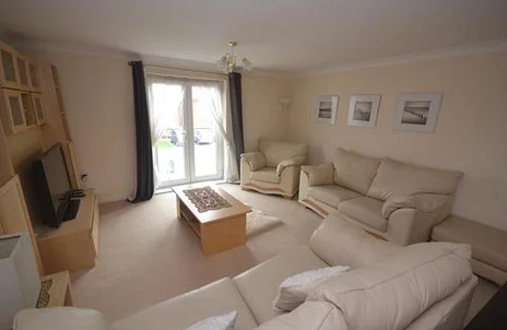 Flat Basingstoke Road in Reading