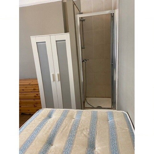 Room Matheson Road in Greater London