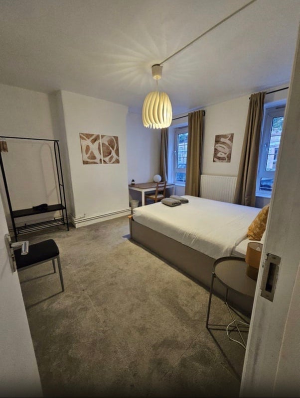 Room Brune Street in Greater London