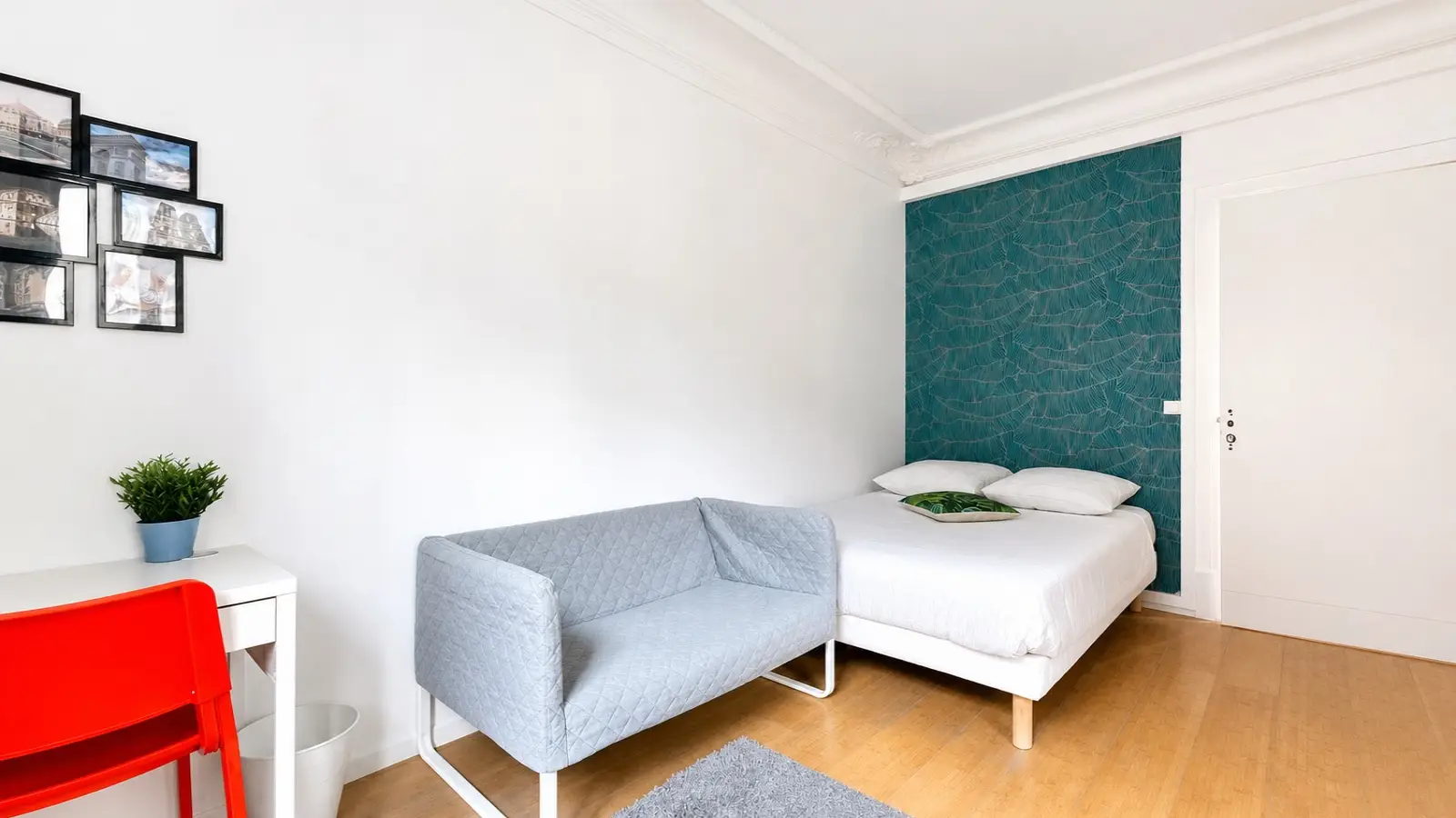 Room Rue Victor Hugo in Paris