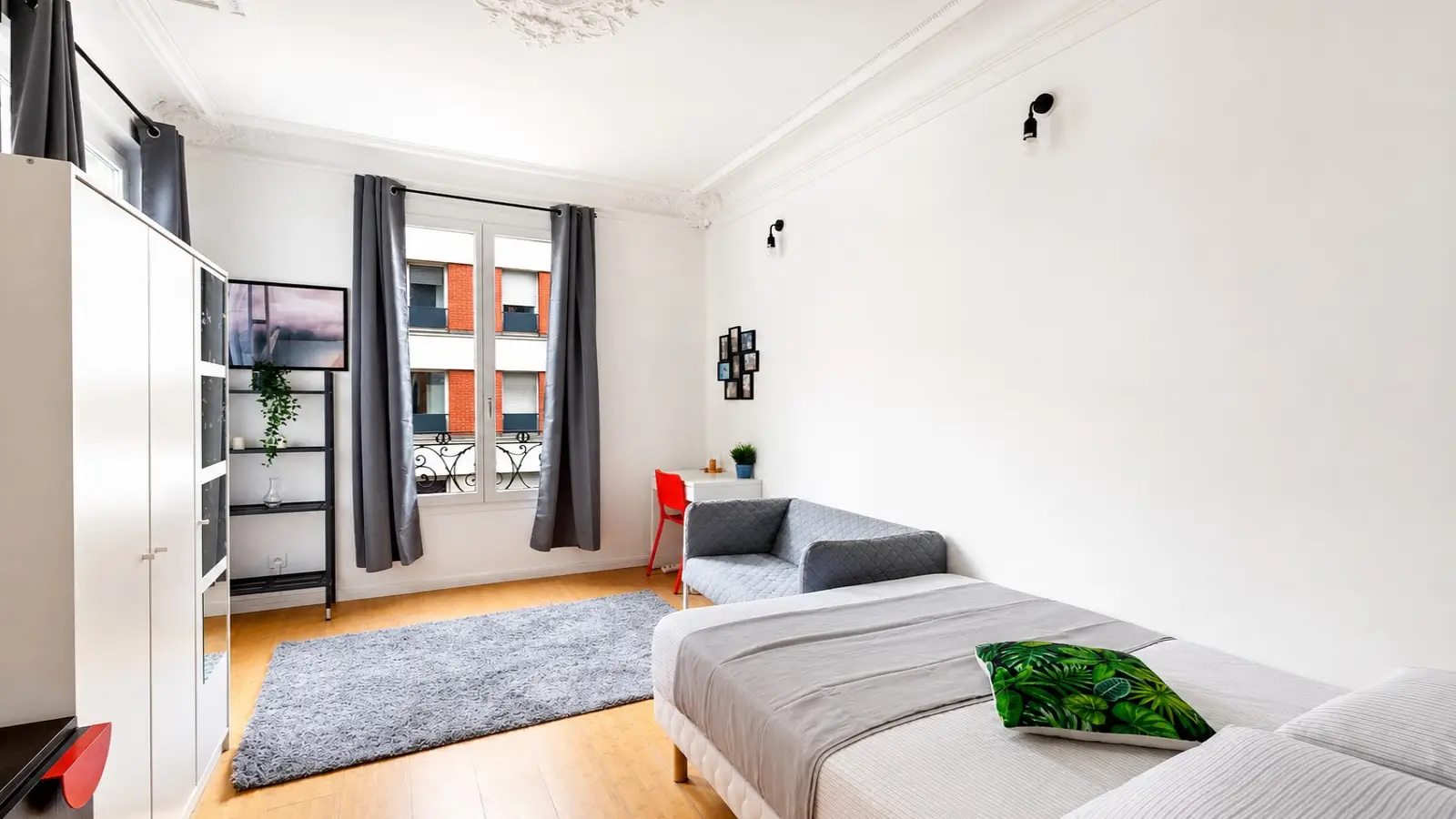 Room Rue Victor Hugo in Paris