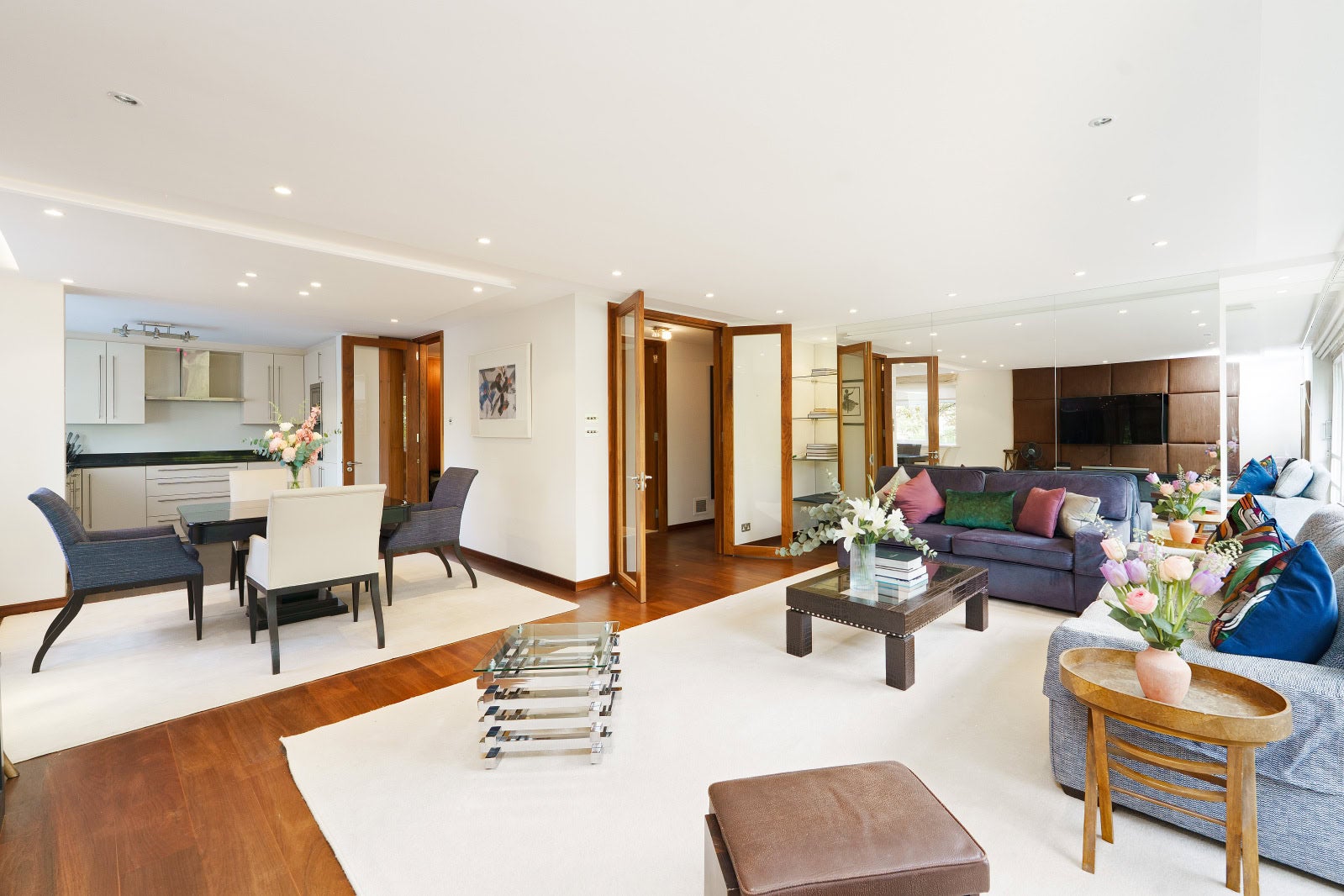 Flat Queensmead in Greater London