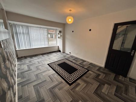House Carlisle Crescent in Tameside