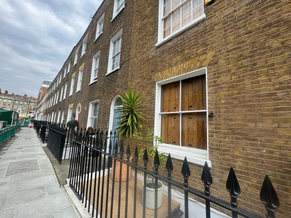 Flat Caledonian Road in Greater London