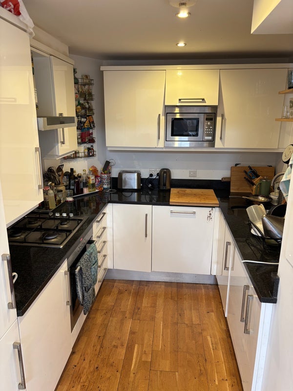 Room Bishops Way in Greater London