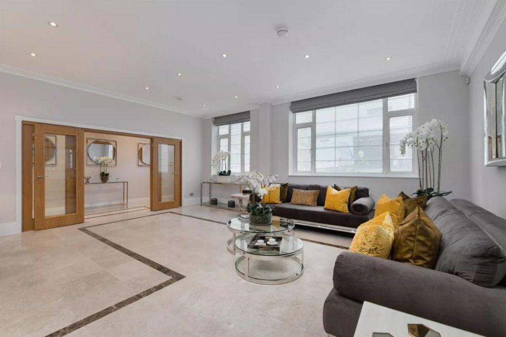 House Market Mews in City of Westminster