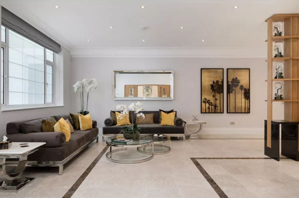 House Market Mews in City of Westminster