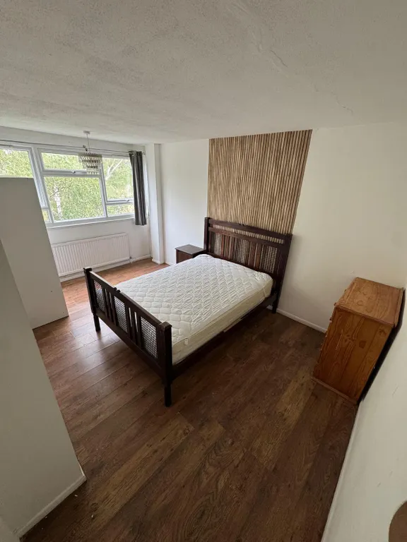 Flat Langford Close in Greater London