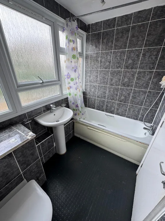 Flat Langford Close in Greater London