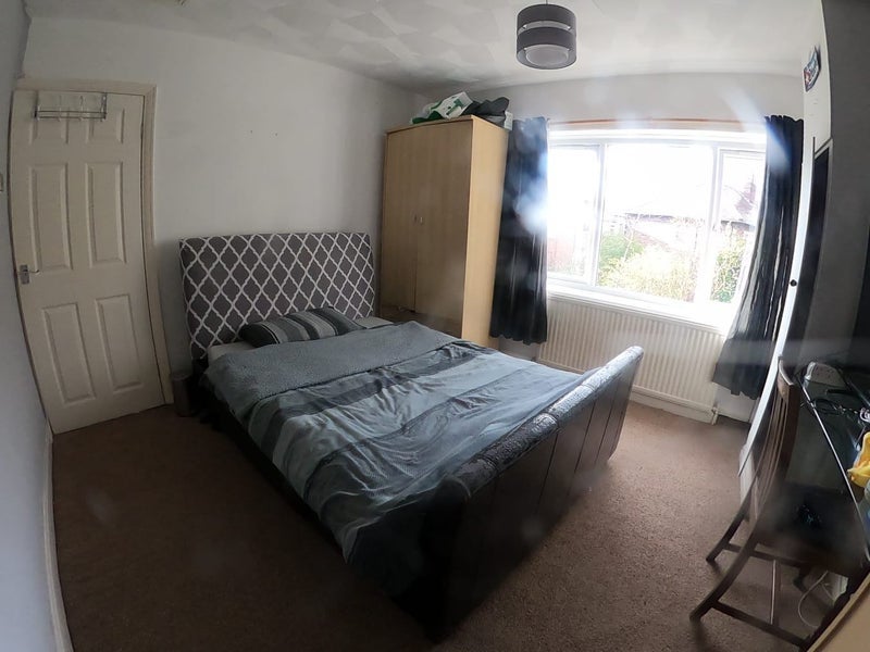 Room Grange Park Crescent in Leeds