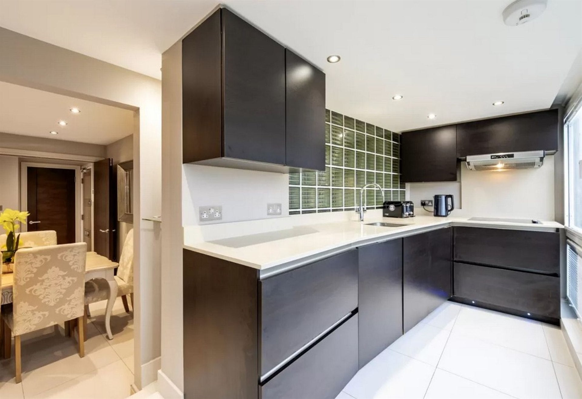 Flat Finchley Road in Greater London